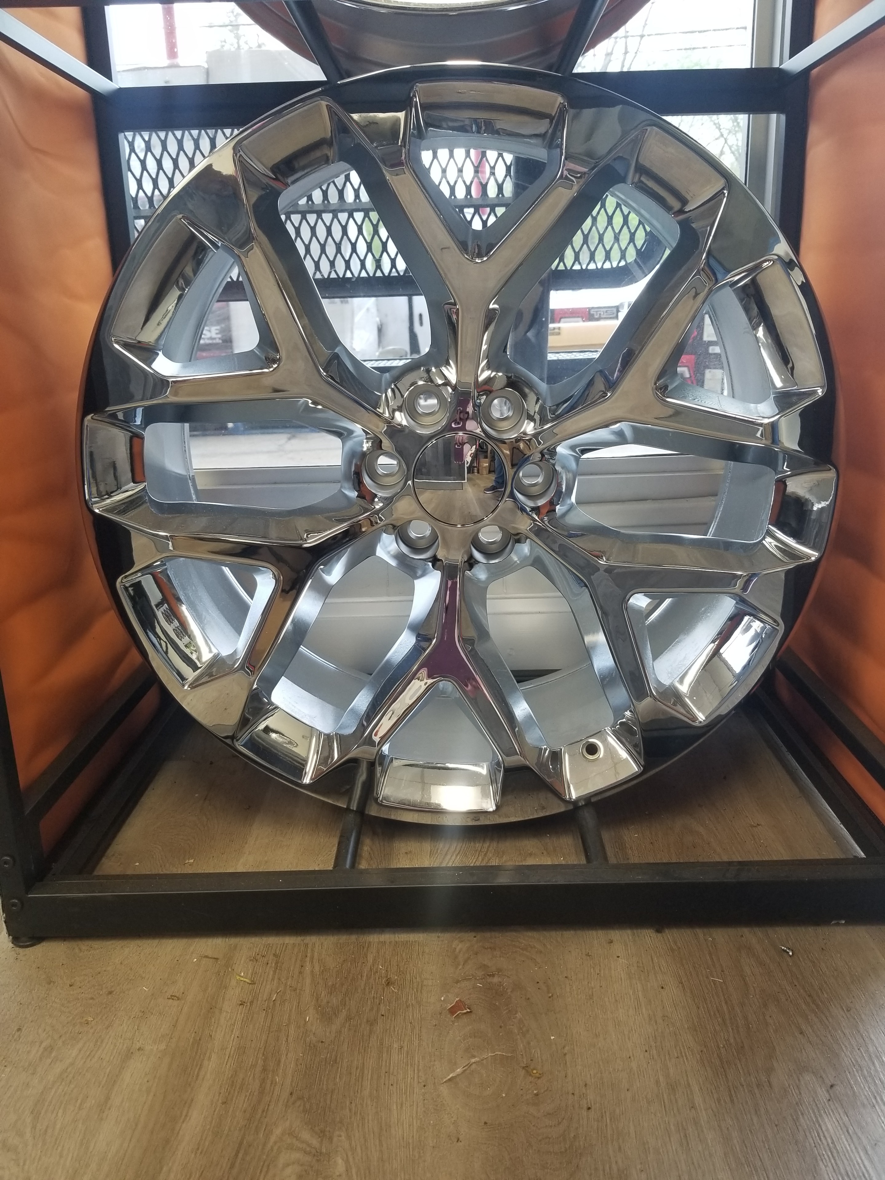 662 Tire Wheel Auto shop photo